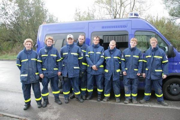 Die acht neuen Helfer des Ortsverbandes Friedrichshafen