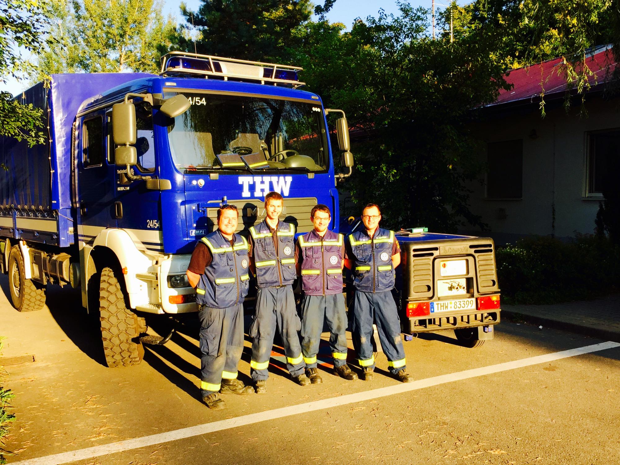 Vier Helfer aus Friedrichshafen unterstützen die Einsatzkräfte an der Jagst